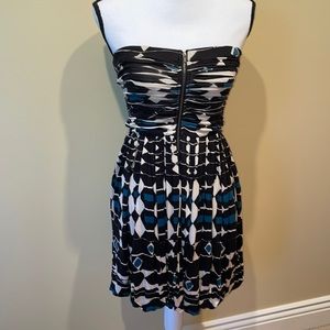 Strapless pattern dress